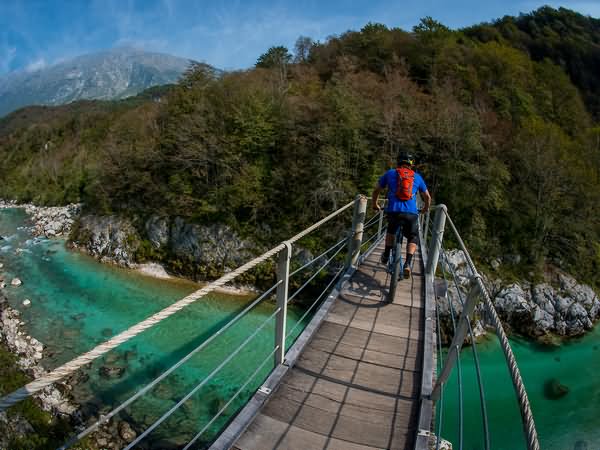 Alpejski odpoczynek od letniej Słowenii Kolarstwo