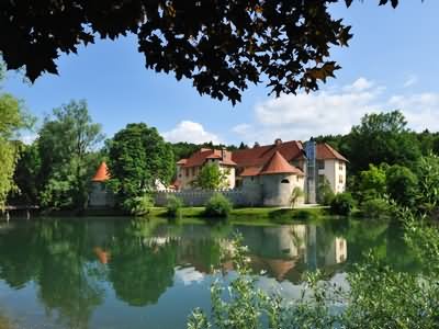 Schloss Otočec Slowenien Radfahren Spa und Gourmet Tour