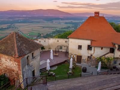 Burg Vurberk Slowenien Radfahren Spa und Gourmet Tour